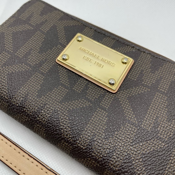 Michael Kors Wallet Wrislet